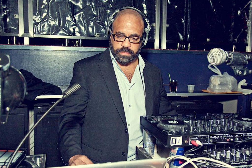 Lee Jones – Sundaes at Moshulu