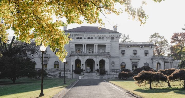 The Gilded Tour: Champagne & Charcuterie at Elkins Estate