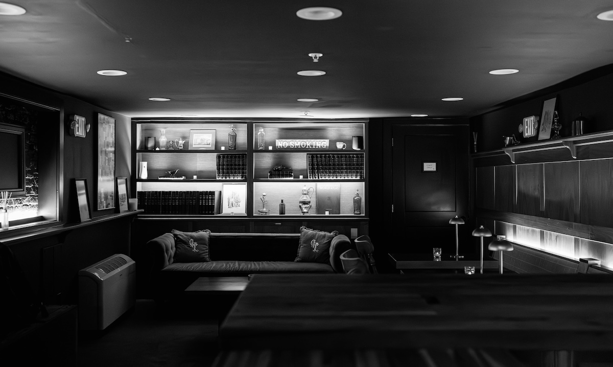 First Friday at Gas Lamp Brings Art, Mood, and Movement 3 March First Friday at The Gas Lamp Hotel dosageemagazine.com1