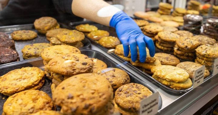 Famous 4th Street Cookie Company & Make-A-Wish