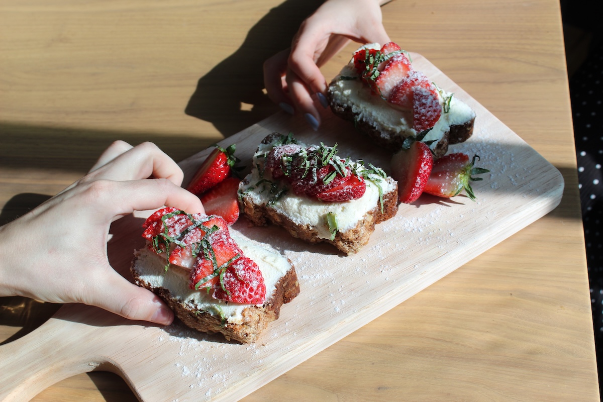 Sky Bar Sunday Brunch at Hook & Ladder in Conshy 4 Sky Bar Sunday Brunch