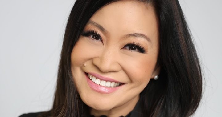 Jen Su: Connected