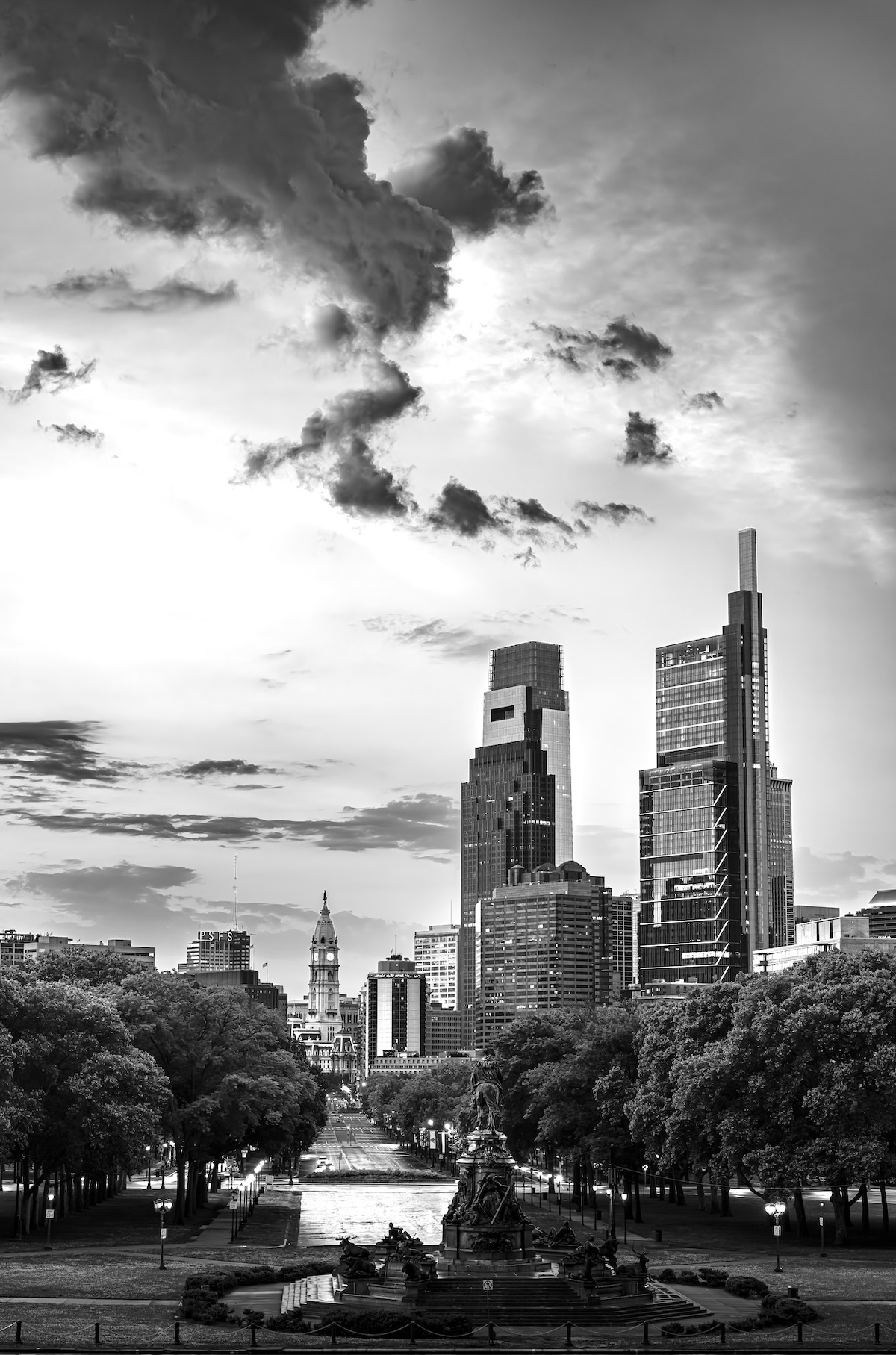 Raymond Carballada Photographed One Philadelphia Skyline for 31 Sunrises 2 The Poetry of First Light exhibition