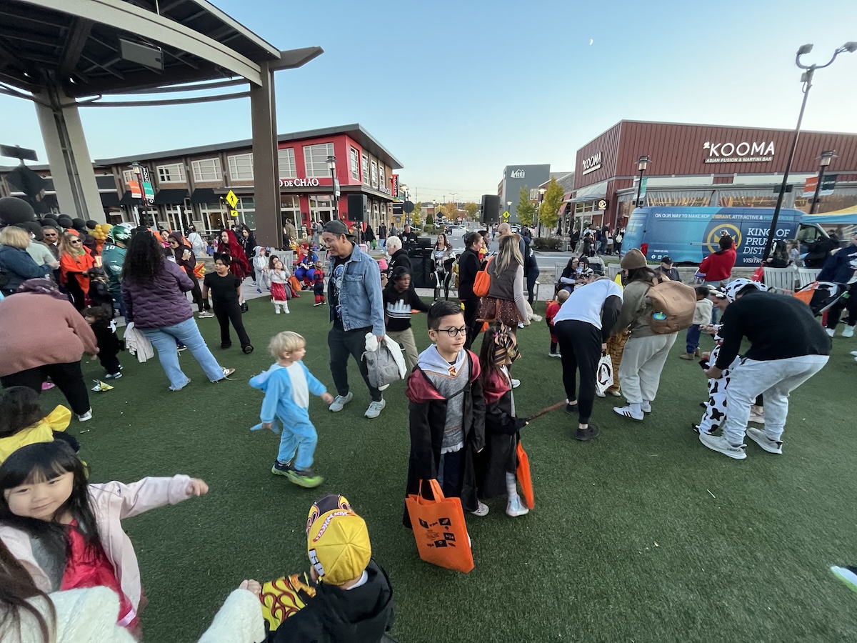 Philadelphia Halloween 2026: Haunted Bars, Ghost Chocolates and a Zoo Full of Pumpkins 6 Philadelphia Halloween 2026
