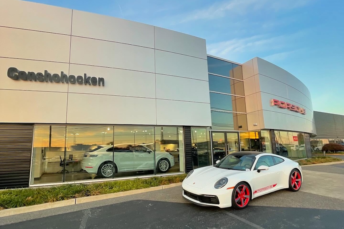 Porsche, Puppies & Prosecco Brings Cars, Dogs and a Chanel Raffle to Bryn Mawr 2 Porsche Puppies & Prosecco dosagemagazine.com3